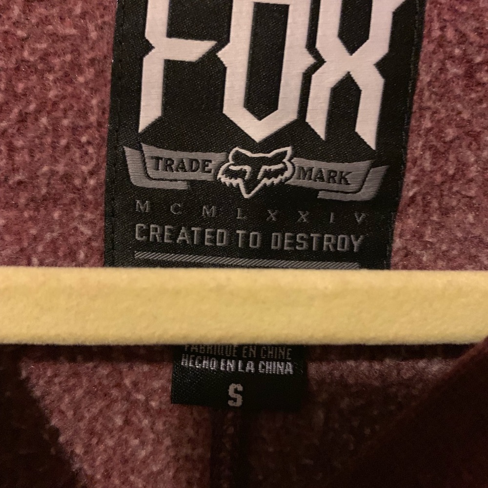 Fox Sweater - Picture 2 of 2